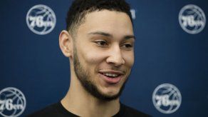 Simmons y 76ers oficializan contrato por 5 años y 170 mdd