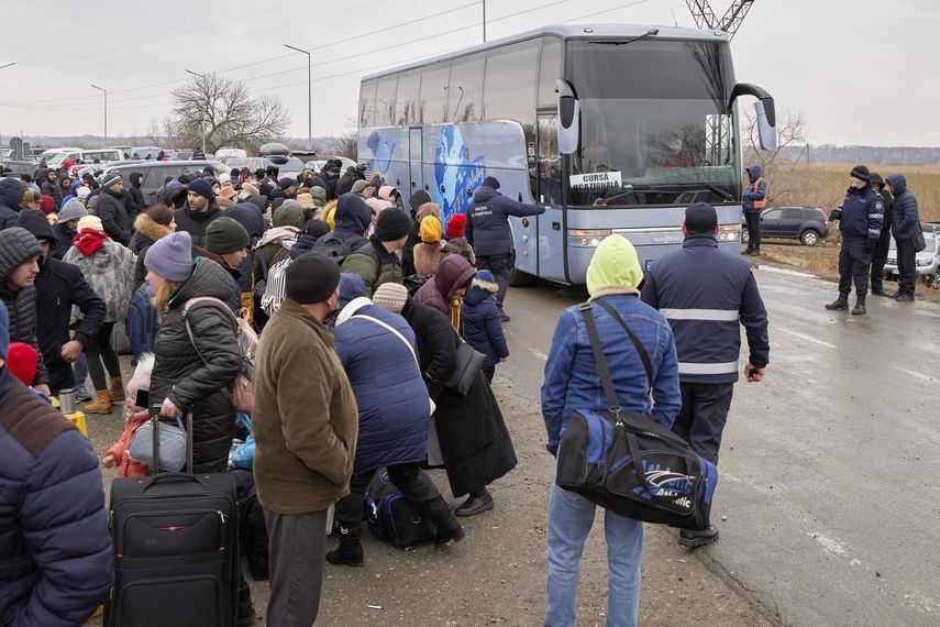 Los autobuses que transportan a los migrantes se llenan de forma considerable.