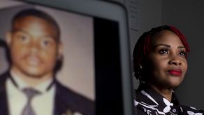 Ebony Brown, una contadora de 39 años residente en Atlanta, está entre quienes ha visto la violencia con armas de fuego afectar a alguien cercano. Su hermano fue muerto a tiros en el 2002 en Jacksonville, Florida, cuando visitaba de la universidad.