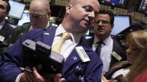 Wall Street cae mientras Grecia lucha por formar gobierno