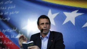 Capriles dirá en próximas horas si acepta o no representar a oposición
