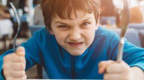 Restaurante cobra 50 dólares extra a los padres con hijos mal portados