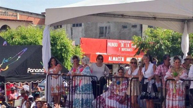 Desfile de las Mil Polleras 2015