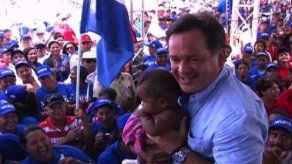 Juan Carlos Navarro encabeza sondeos para presidente de Panamá