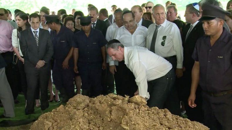 Rinden honores de Estado al exmandatario Eric Arturo Delvalle