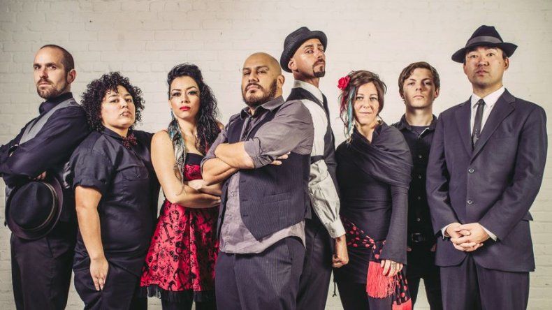 La Misa Negra predica su eléctrica cumbia alternativa en el SXSW