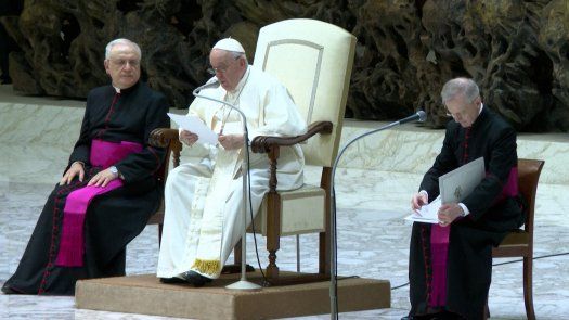 Papa Francisco insta al mundo a evitar un desastre nuclear en Ucrania