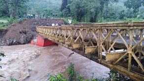 Lluvias afectan a 2.000 familias por daño a puente al oriente de Guatemala