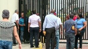 Moradores de San Miguelito protestan en Presidencia por falta de agua
