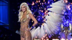 Victorias Secret graba programa con sus trajes de baño del 2015