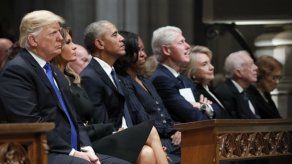 ¿Trump estuvo demás entre presidentes en funeral de Bush?