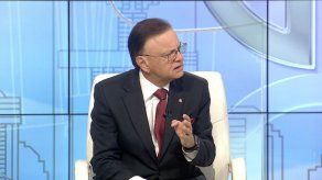 Vásquez deberá realizar varios viajes junto a Quijano para conocer a los clientes del Canal