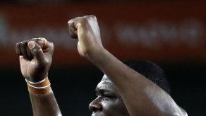 Cubano Mijaín López gana su tercer oro consecutivo en lucha