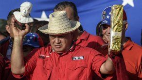 Chavismo convoca a marcha alegre y de combate mismo día que la oposición
