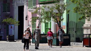 Los 915 nuevos casos de covid-19 diarios de Cuba fueron diagnosticados al procesar 23.384 pruebas PCR el viernes.
