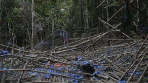 Malasia detiene a 12 policías y 43 civiles por los campos clandestinos