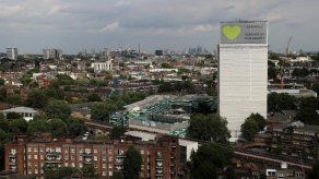 Cinco detenidos en Londres por quemar una réplica de la torre Grenfell