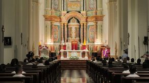 En la ceremonia religiosa estuvieron presentes el vicepresidente de la República, José Gabriel Carrizo, y varios ministros de Estado.