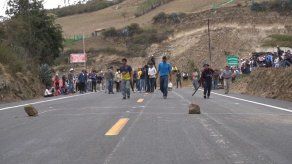 Indígenas bloquearon  vías ante eliminación de subsidios en Ecuador