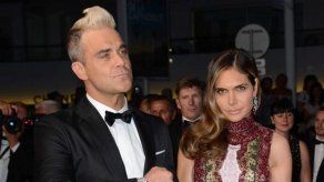 Robbie Williams engañó a su mujer para que interpretara a una lesbiana