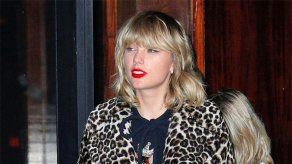 Taylor Swift le compra una casa a una fan embarazada