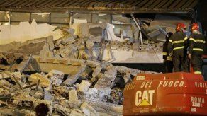 Condenan a 4 italianos por homicidio por derrumbe tras sismo de LAquila