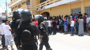 Disturbios en varios municipios empañan las elecciones generales de Guatemala