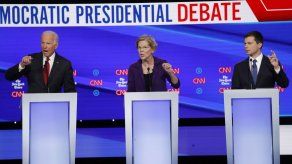 Los demócratas atacan a una Warren en ascenso en otro debate