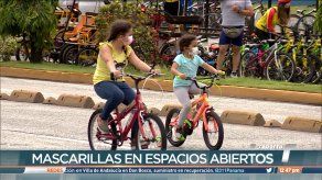 Autoridades analizan la eliminación del uso de las mascarillas en espacios abiertos