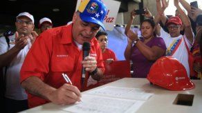 Ministro venezolano dice que capacidad petrolera ha sido golpeada por sanciones