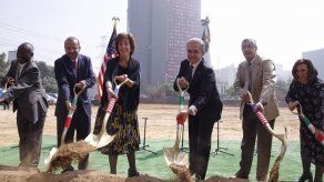 Ponen primera piedra para nueva embajada de EEUU en México