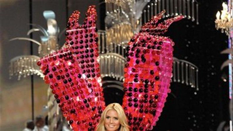 Angeles de Victorias Secret desfilan en Miami Beach