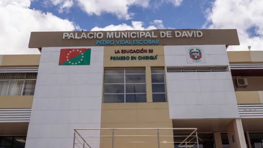 Alcalde de David informa sobre deuda