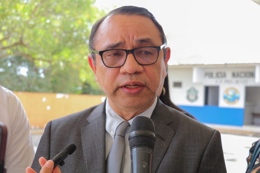 Director Nacional de Medicamentos e Insumos del MINSA, Eric Conte. Director Nacional de Medicamentos e Insumos del MINSA, Eric Conte.