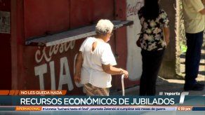 Jubilados pasan odiseas para adquirir sus tratamientos médicos y comprar alimentos