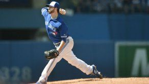 Pese a marca de 12-2 Azulejos envía a Hutchinson a sucursal