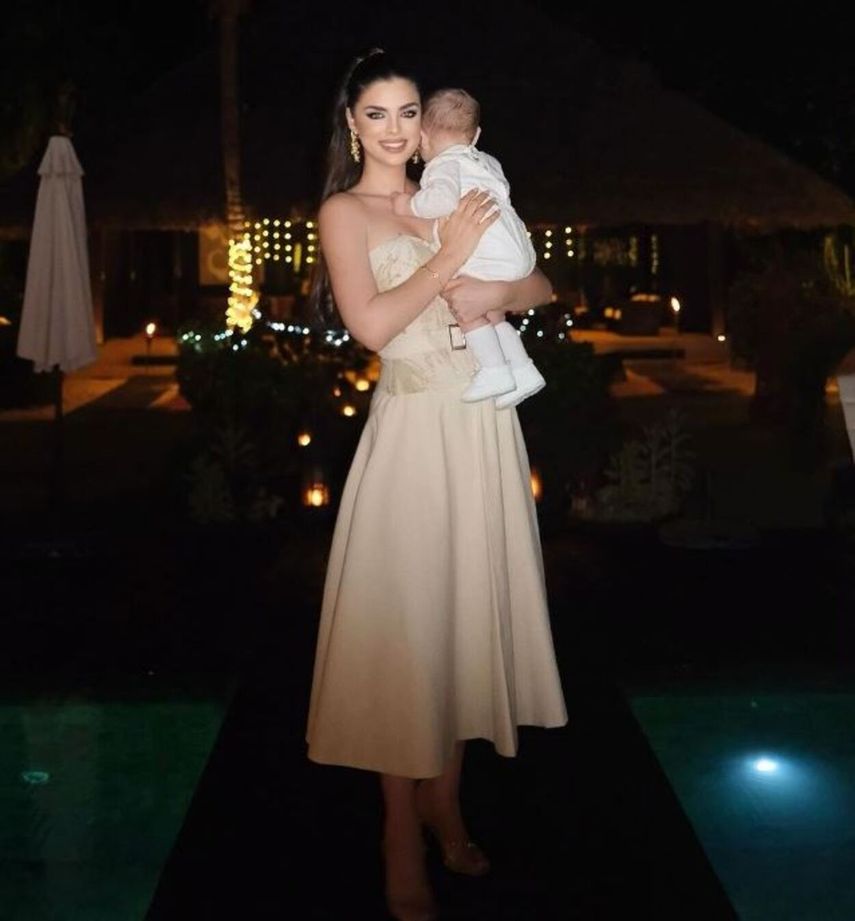 Nadia Ferreira muestra a Marquito vestido de charro