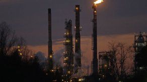 Precio del petróleo cae a su nivel más bajo en 6 años Precio del petróleo cae a su nivel más bajo en 6 años