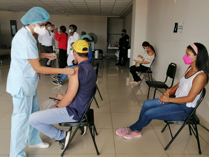 Jornadas de vacunación contra covid-19 en Panamá.