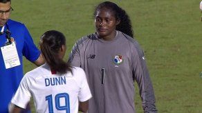 La portera Yenith Bailey llama la atención de muchos en el premundial de la Concacaf