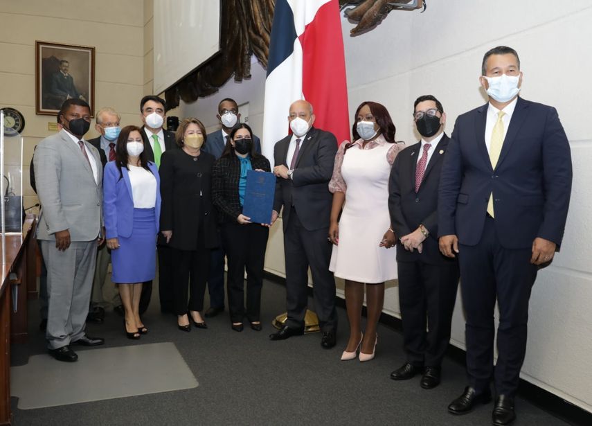 Ratificación de Miriam Yadira Cheng Rosas y María Cristina Chen como magistradas de la Corte Suprema de Justicia en el Pleno de la Asamblea Nacional.