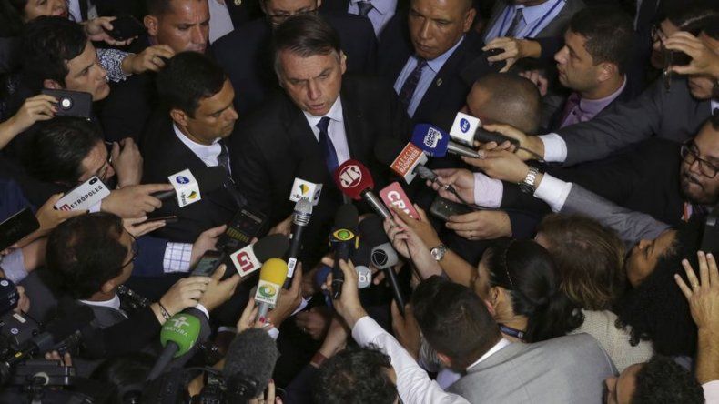 Jueza de Brasil pide a Bolsonaro aclarar decreto de armas