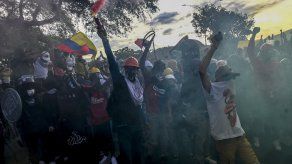 Cientos de miles de colombianos se han movilizado enérgicamente.