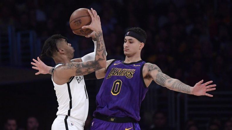 Nets vencen 111-106 a Lakers y dejan a James sin playoffs