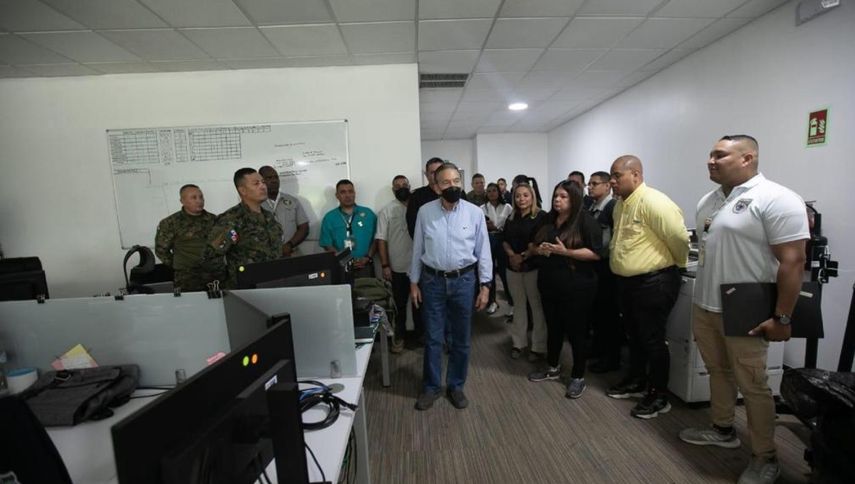Presidente visita el Centro Nacional de Operaciones para verificar operativo de Carnaval 2024