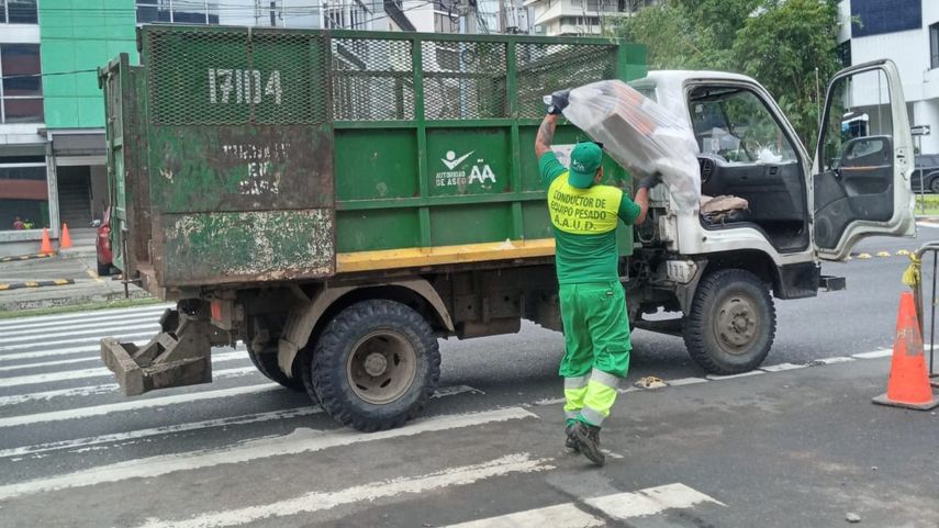 Recolector de la Autoridad de Aseo.