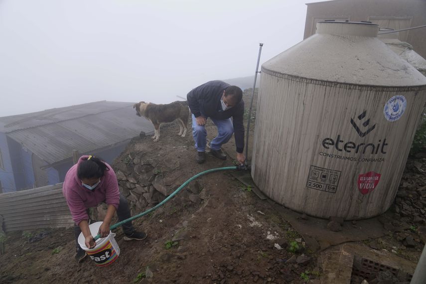 Niebla, bendición y maldición para miles sin agua en Lima