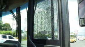 Sujeto en auto dispara contra conductor de Metro Bus