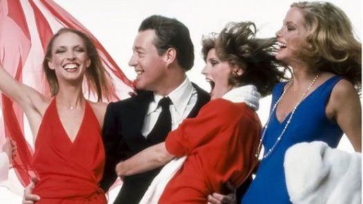 Halston, el diseñador que puso la moda patas arriba y vivió la noche