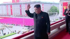 Gigantesco desfile a la gloria del líder Kim Jong-Un en Corea del Norte